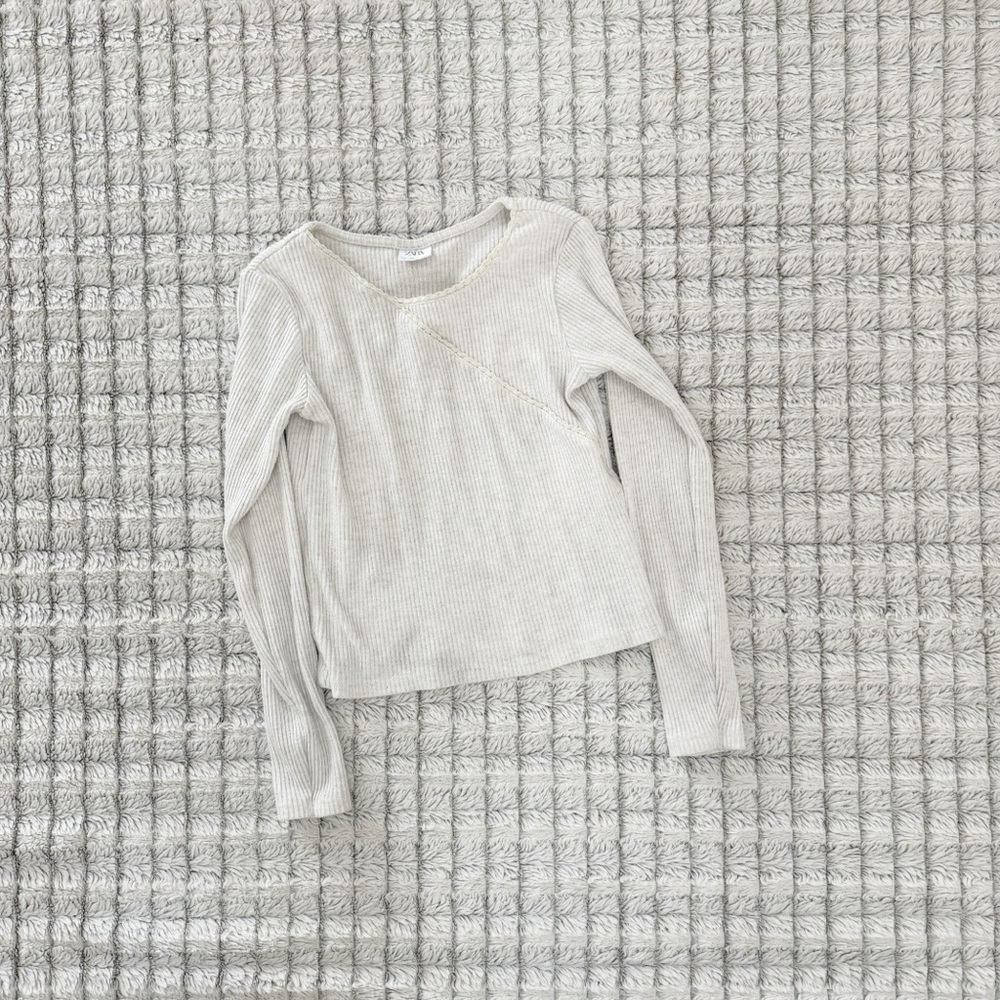 Zara Kids Light Gray Long Sleeve Tee